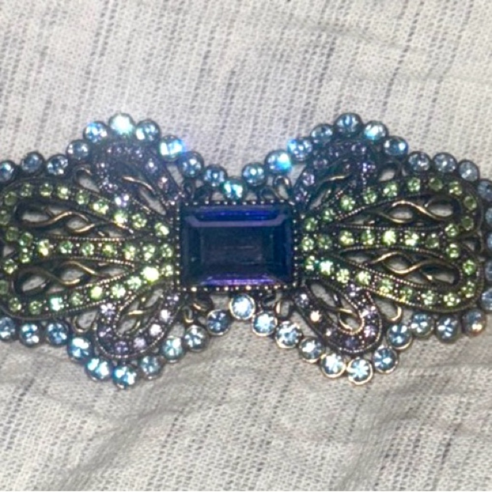 La Vintage pin by Kathy Lavigne beautiful bow shapes multi color pin